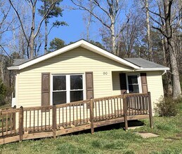 Building Photo - 90 Charles Way