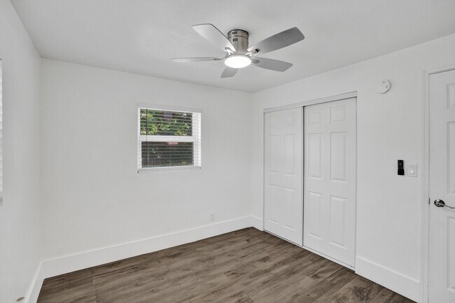 Building Photo - 1510 S 23rd Ave