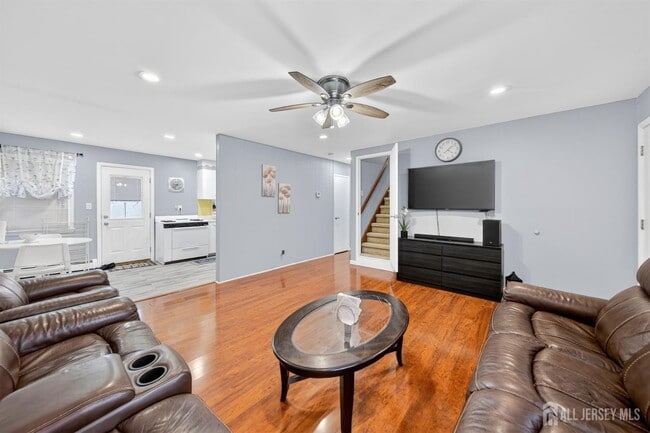 Building Photo - 80 Poplar St