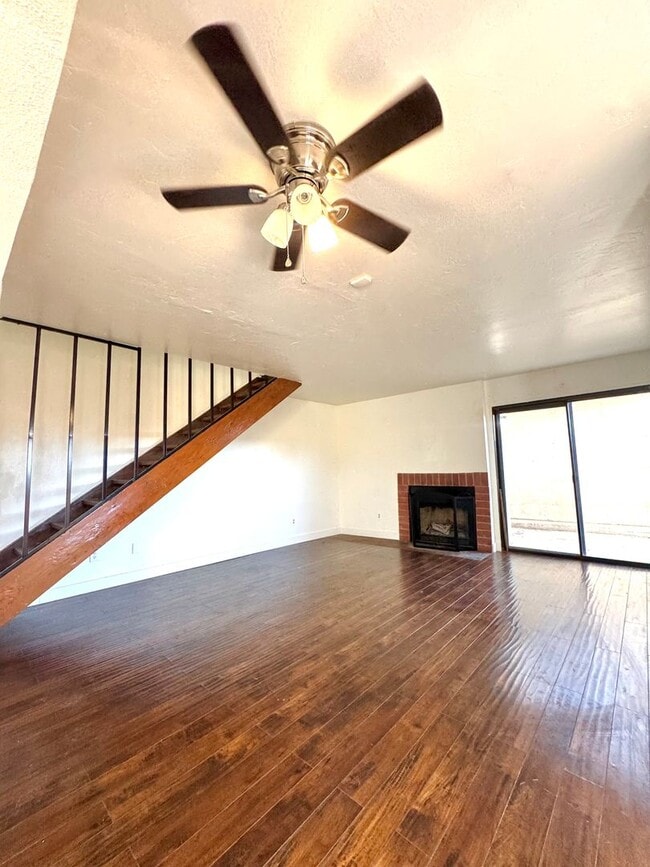Building Photo - Beautiful Condo For Rent