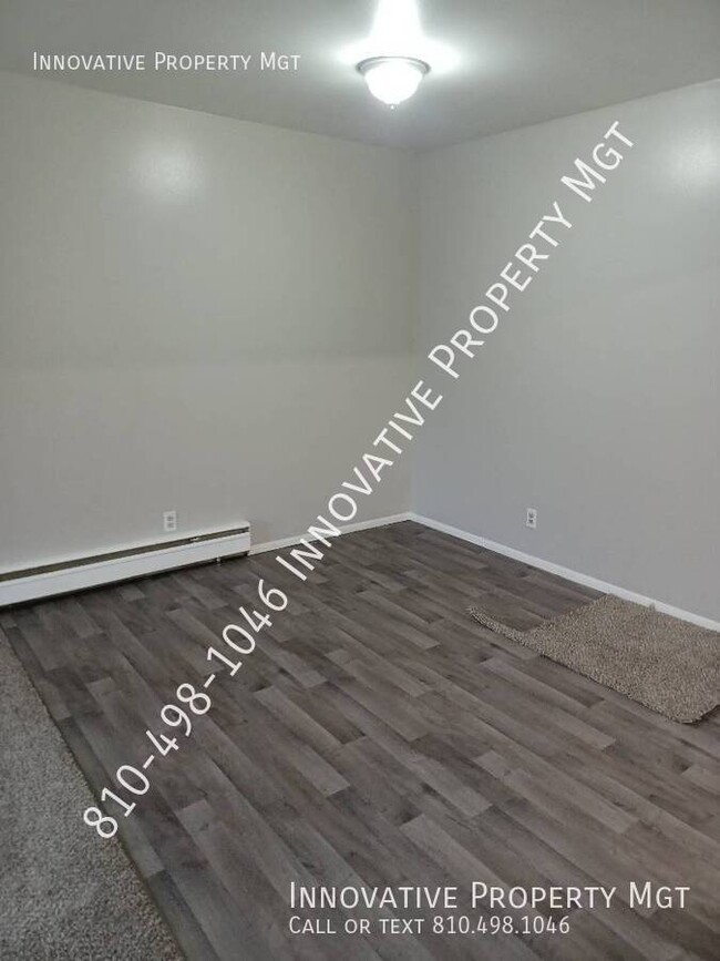 Building Photo - Large 1 bed apartment. Heat and water incl...