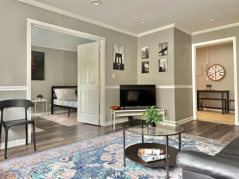 Building Photo - 215 Piedmont Ave NE