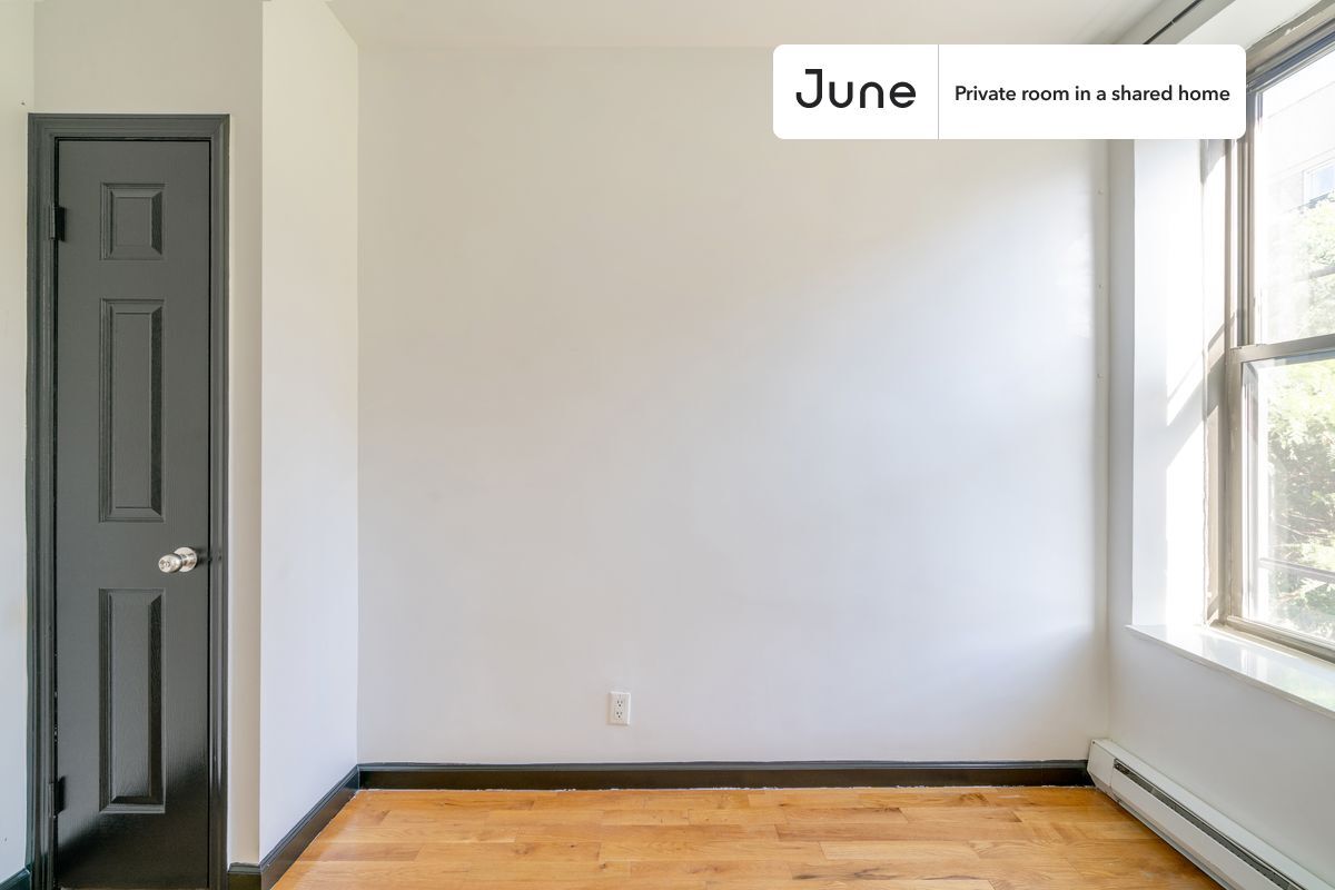 Building Photo - Room in Shared 3 bed/2 bath home