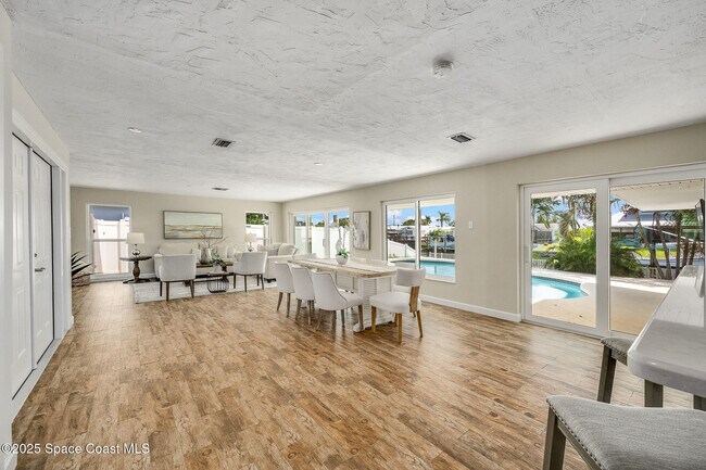 Building Photo - 458 Sandpiper Dr