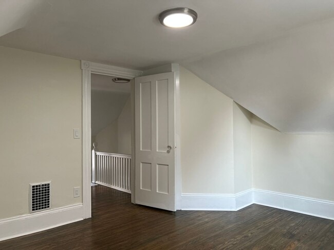 Building Photo - Single Family Home - Available - Will not ...