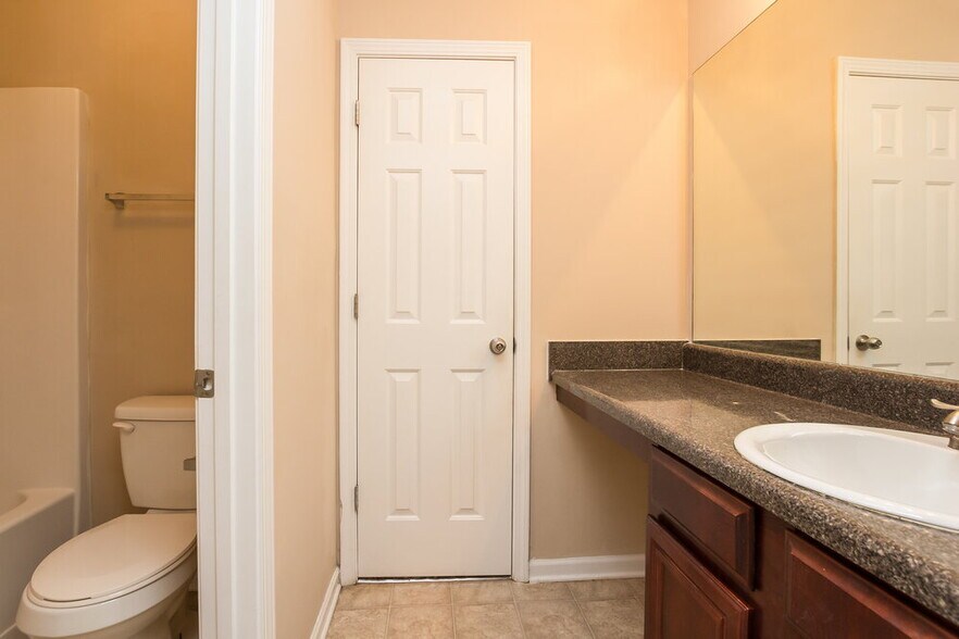 Building Photo - 4202 Cedar Tree Run