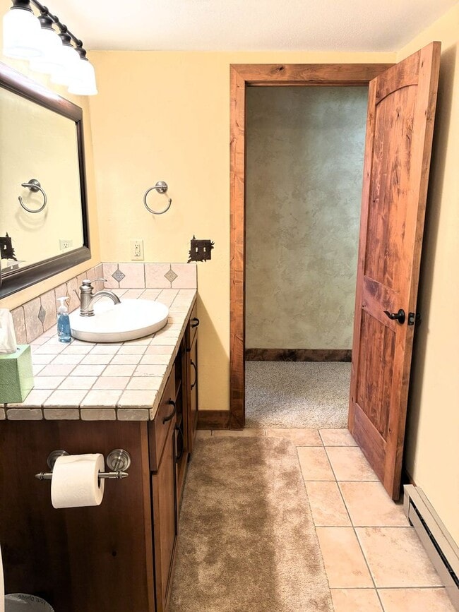 Building Photo - 374 B Ensign Dr