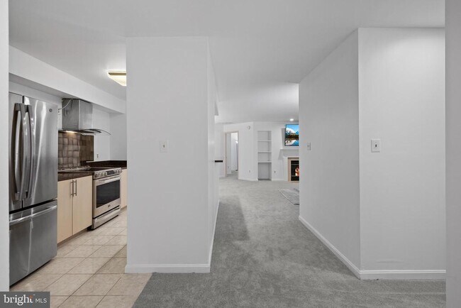 Building Photo - 7713 Lafayette Forest Dr