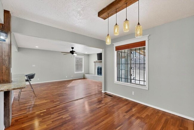 Building Photo - 717 Sagewood Ct SE