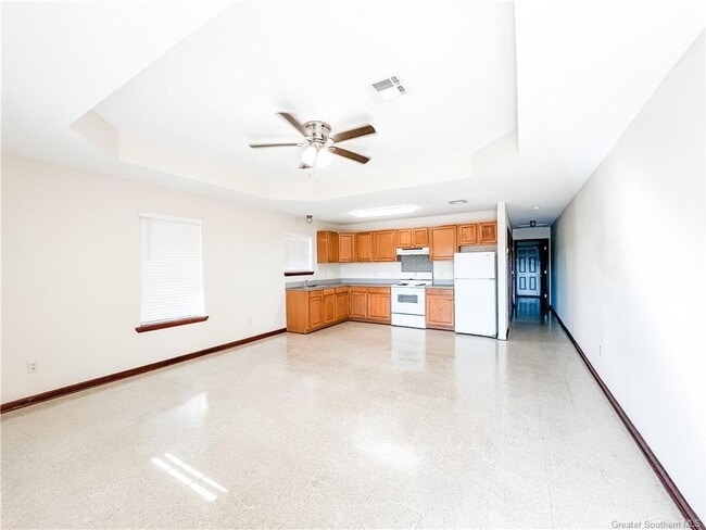 Building Photo - Carver