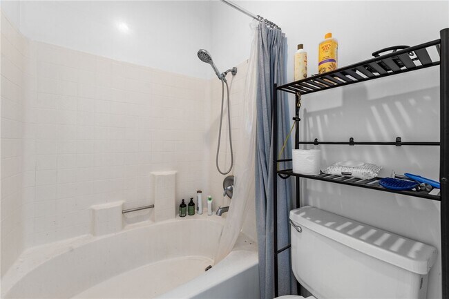 Building Photo - 30902 Club House Dr