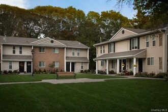 Building Photo - 3 Country Club Dr