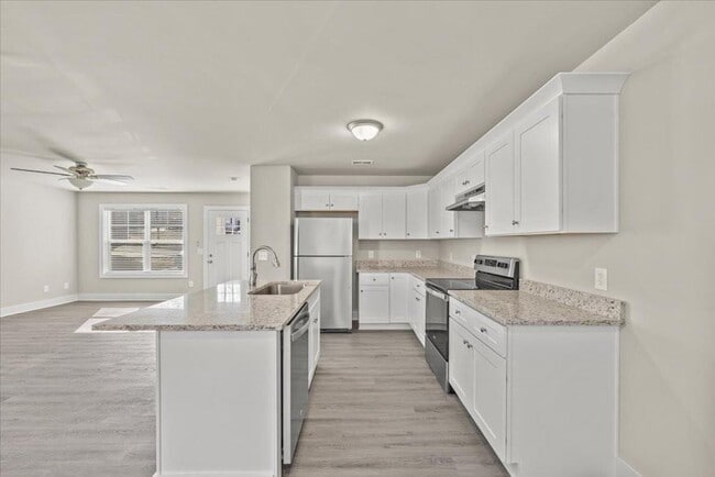 Building Photo - 3545 Catalina Dr