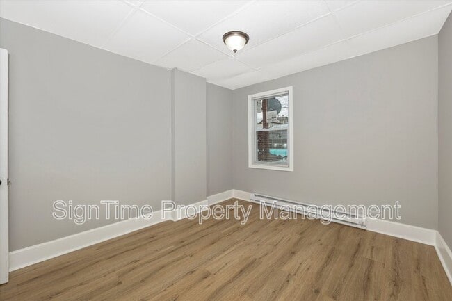 Building Photo - 114 N Conococheague St