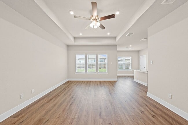 Building Photo - 8110 Bridgepointe Dr