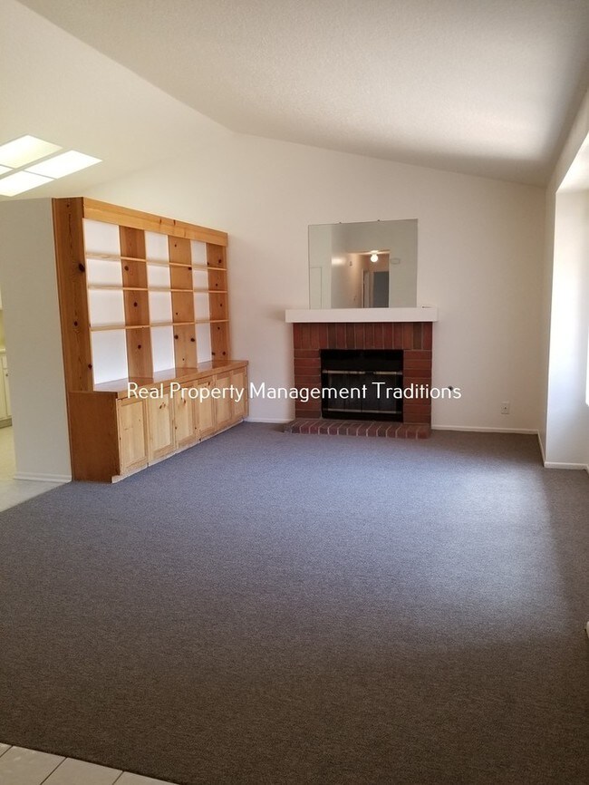 Adorable 2 + 2 Home in West Palmdale 38140 High Country Rd Palmdale