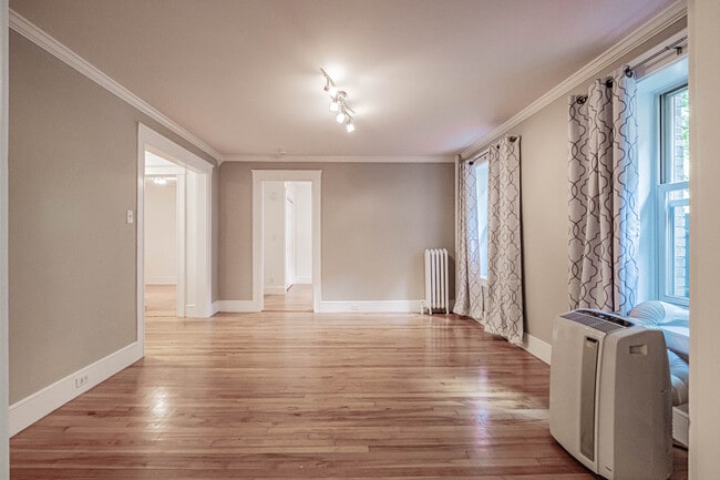 Building Photo - 197 Pine St