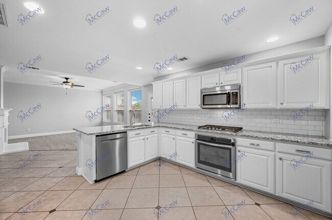 Building Photo - 608 Vasey Oak Dr