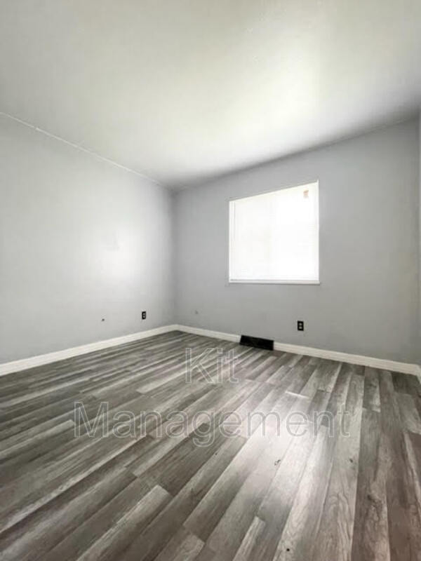 Building Photo - 6215 Jackman Rd