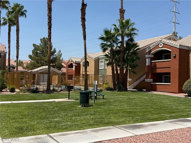 Building Photo - 8101 W Flamingo Rd