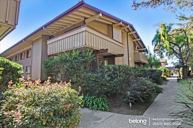 Building Photo - 151 Buckingham Dr