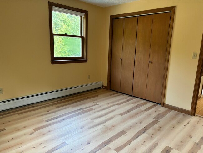 Building Photo - 147 Mansion Rd