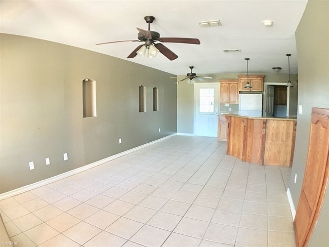 Building Photo - 2 br, 2.5 bath Townhome - 1206 W Fig Ave 2...