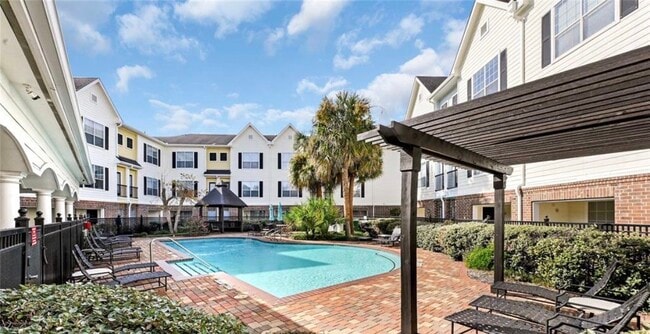 Building Photo - 9200 Westheimer Rd