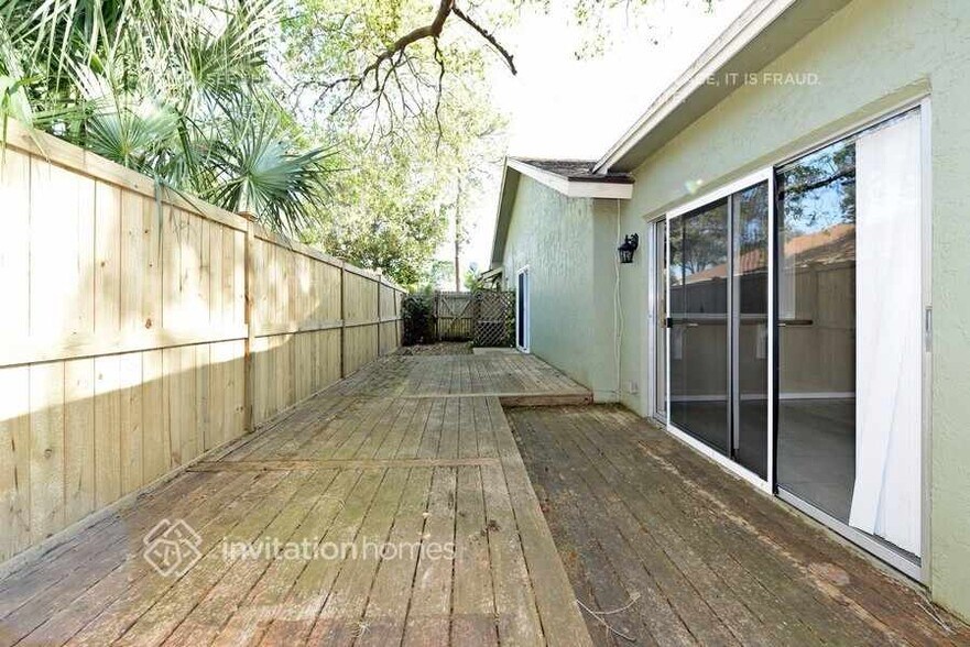 Building Photo - 2806 Witley Ave