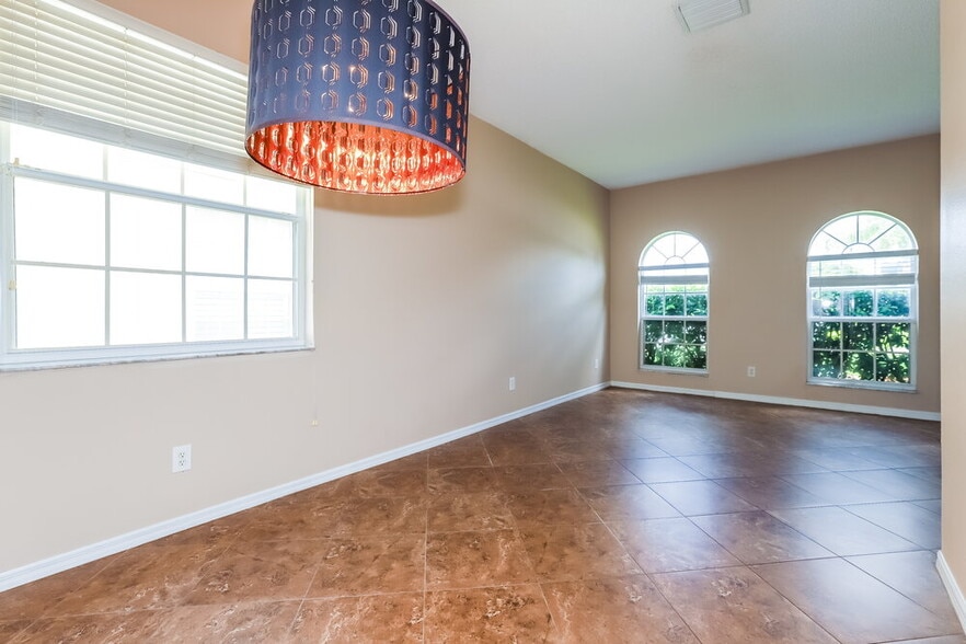 Building Photo - 1235 Brooke View Dr