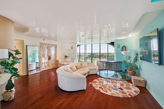 Building Photo - 7217 Promenade Dr
