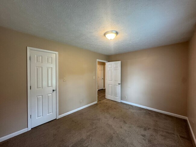 Building Photo - 292 Audrea Ln