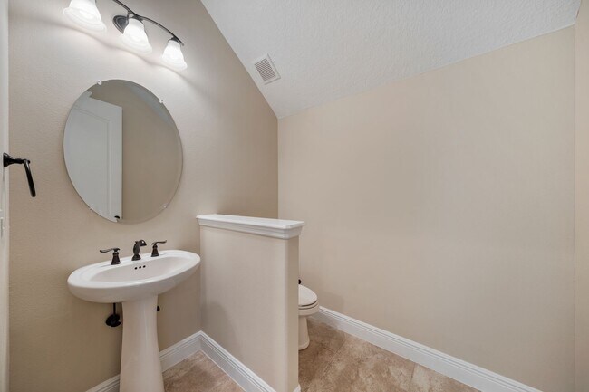 Building Photo - 3 BIG BEDROOMS, 3 FULL BATH MODERN HOME FOR RENT IN ARRIVAS VILLAGE!