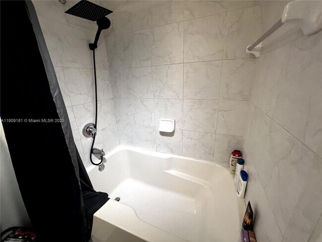 Building Photo - 133 NE 2nd Ave