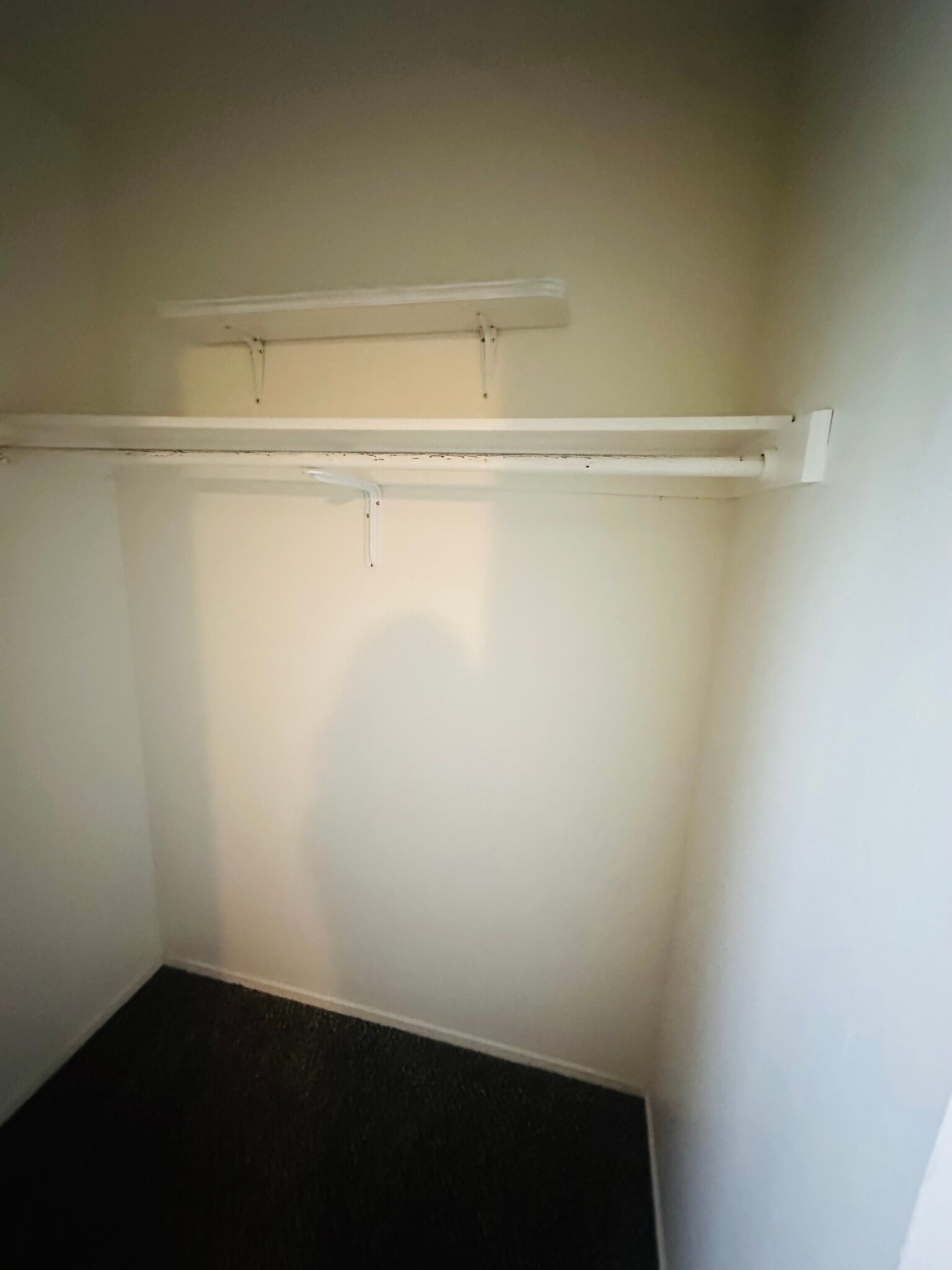walking closet in MB - 6005 Hill Dale Ct