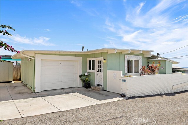 Building Photo - 31674 Seacove Dr