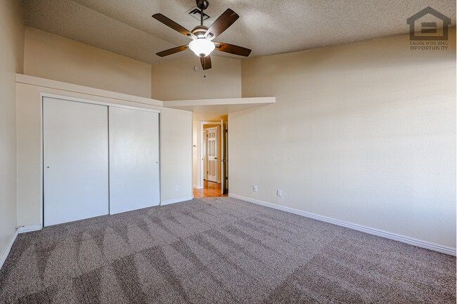 Building Photo - 5727 W Villa Maria Dr