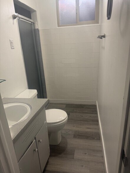 Shower and Bath - 3501 Allison St