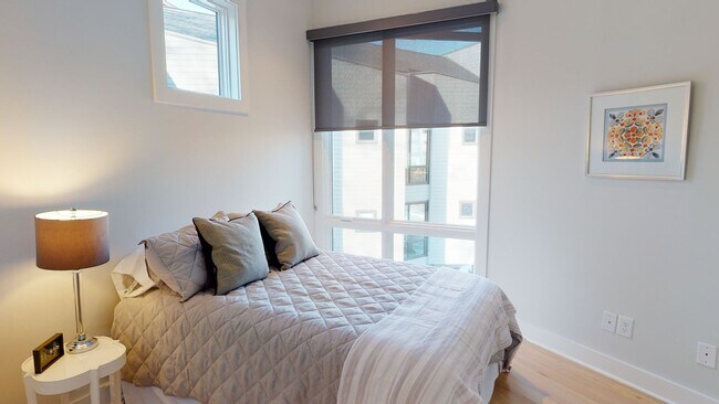 Building Photo - Modern Townhome with Roof Terrace in Dilworth Neighborhood Charlotte NC