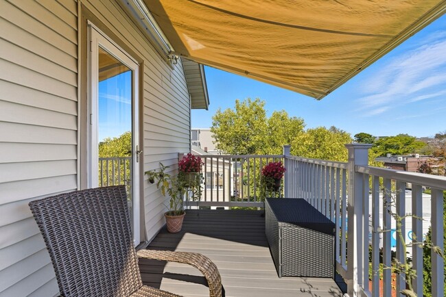 Building Photo - 40 Cottage Park Rd