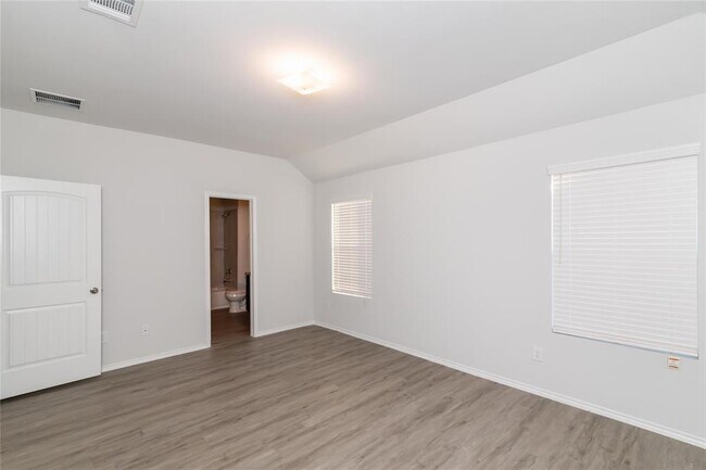 Building Photo - 2761 Madison Ct
