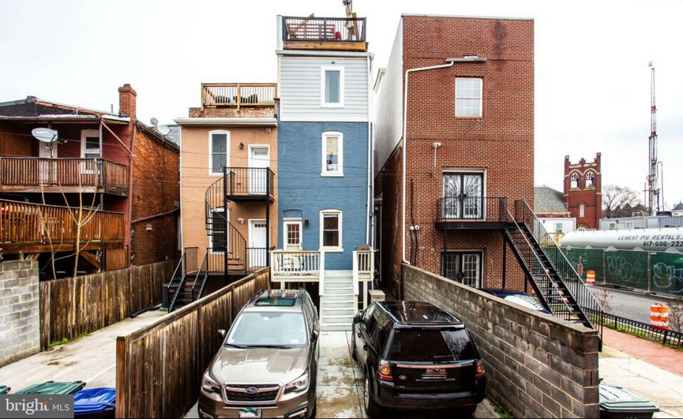 Back of House / Driveway - 1924 1st St NW