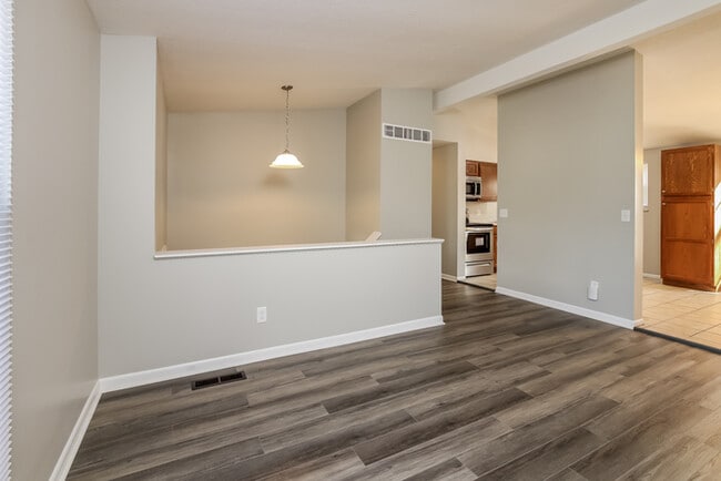 Building Photo - Adorable 3 Bedroom Home