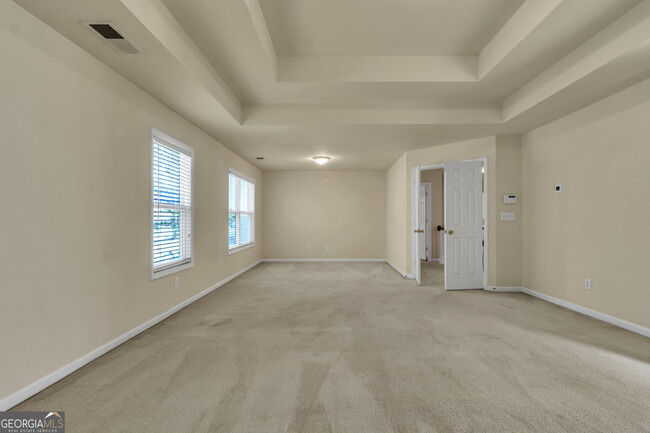Building Photo - 3000 Highgreen Trail
