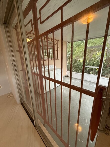 Bed1 - Patio with Laundry - 662 NE 132nd St