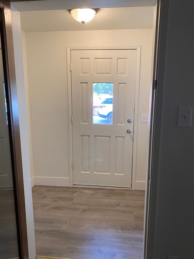 Building Photo - Cute Updated Home Near Shopping and Downtown Chico