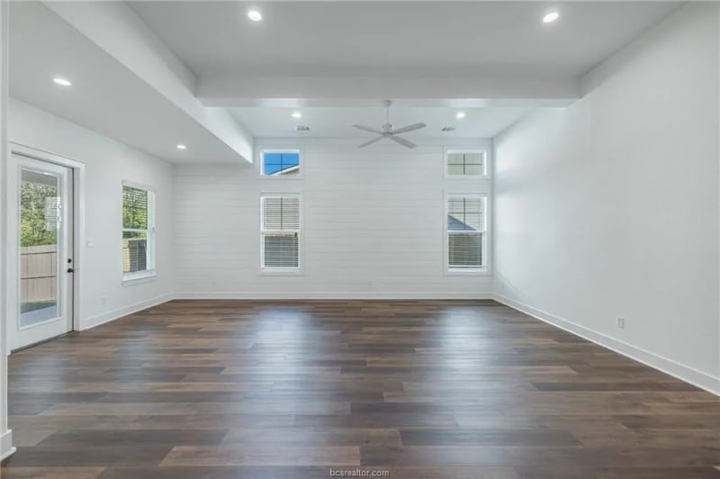 Building Photo - 5041 Mooney Fls Dr