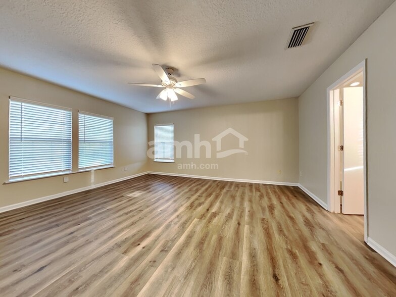 Building Photo - 9684 Hazel Lake Dr