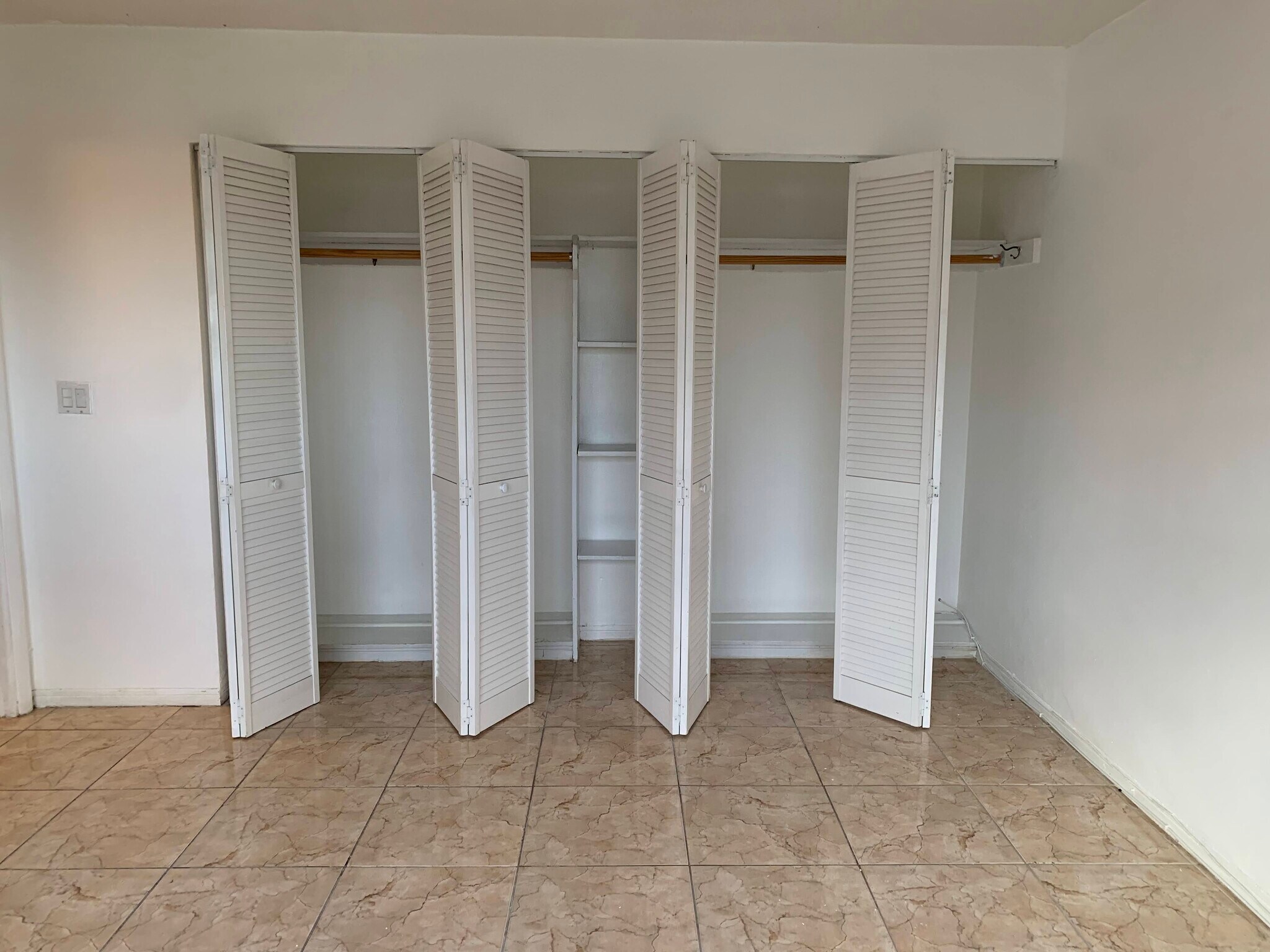 Building Photo - 180 NE 12th Ave