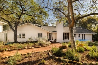 Building Photo - 2915 Hidden Valley Ln